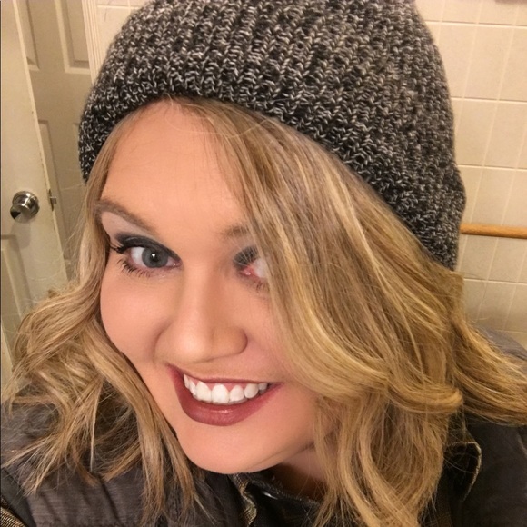 Meet your Posher, Misty - Picture 2 of 16